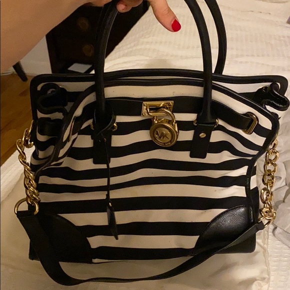 Michael Kors bag! - Picture 2 of 5